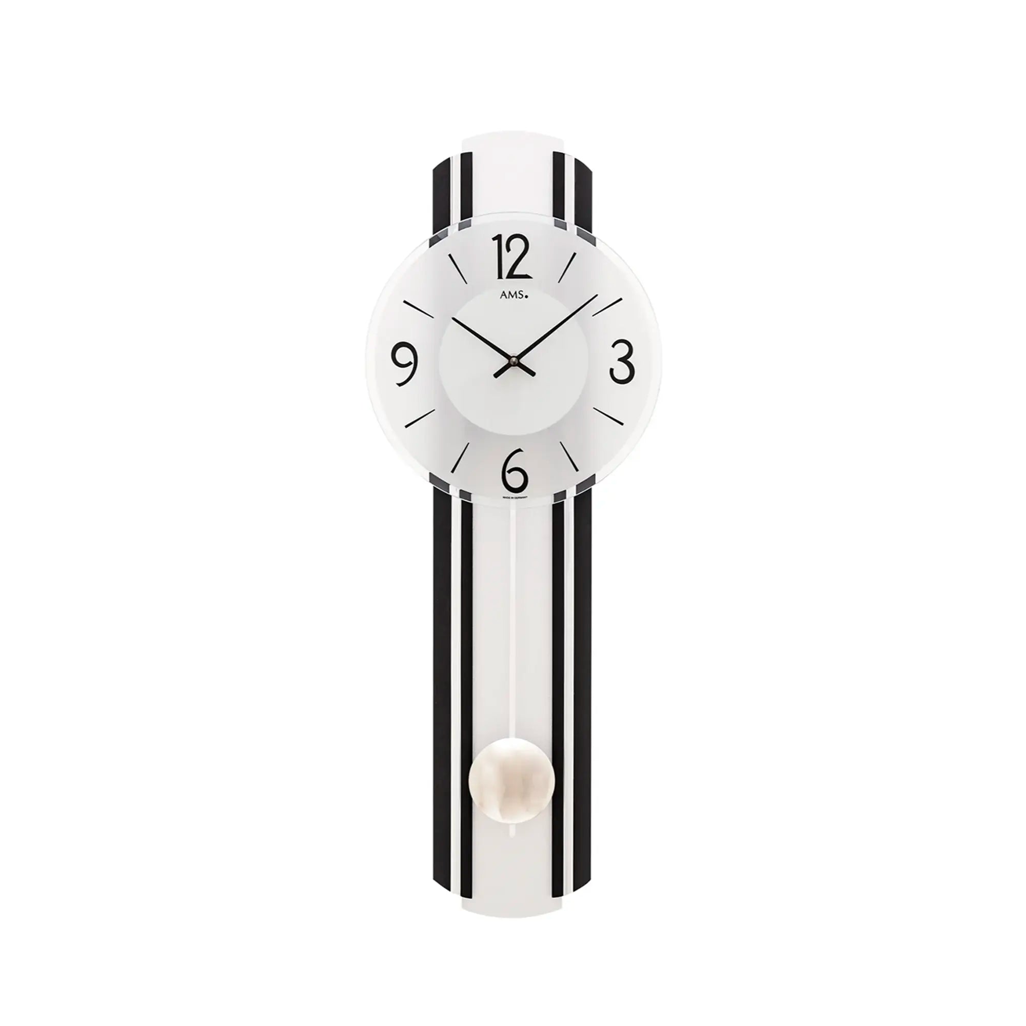 Wanduhr mit rundem Zifferblatt, schwarzen Streifen und Pendelkugel