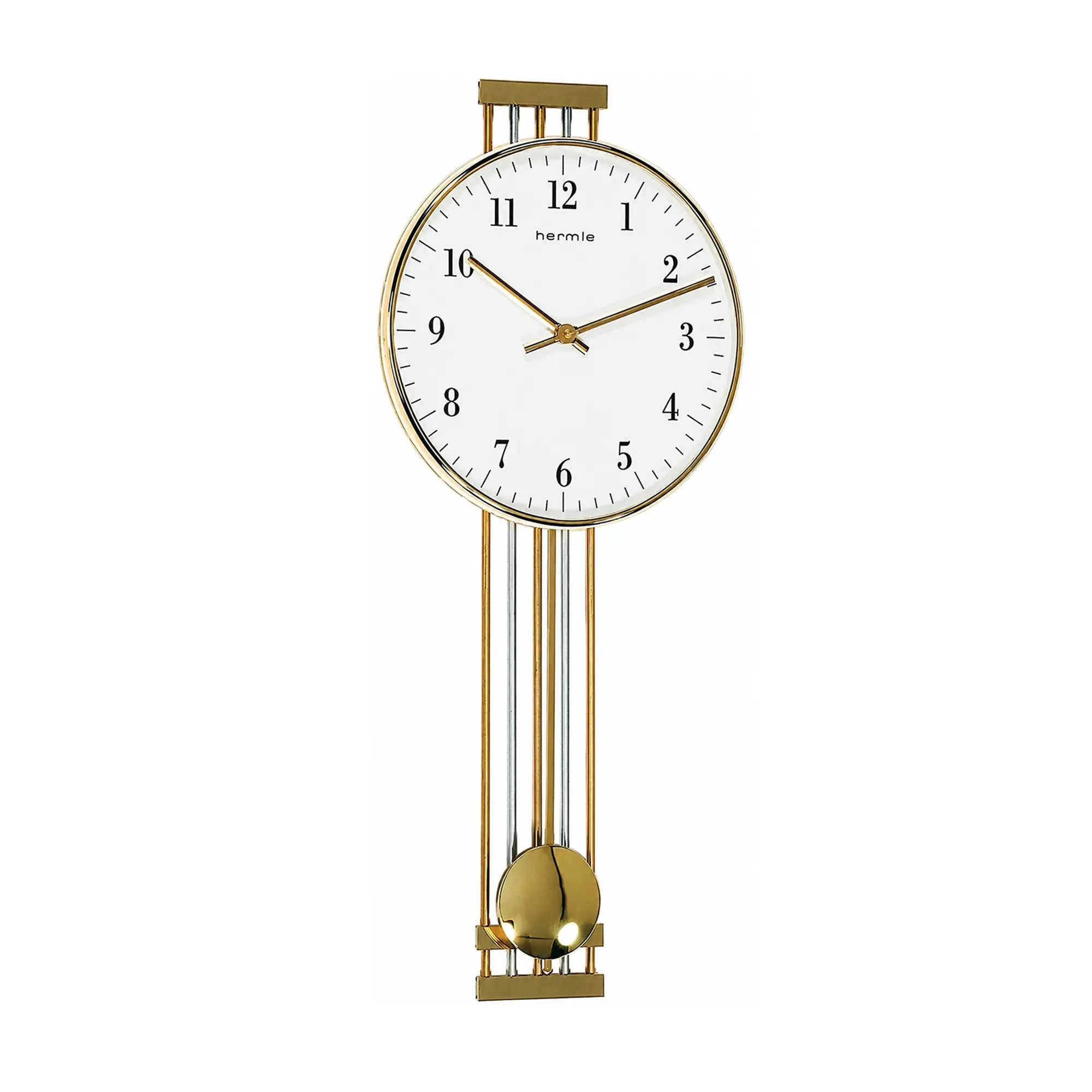 Orologio da parete con cassa rotonda color oro, quadrante bianco e aste dorate del pendolo.