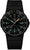 Orologio sportivo con quadrante nero, lunetta nera e indici luminescenti su cinturino nero