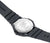 Retro della orologio sportivo con incisione sul fondello in metallo e cinturino in caucciù nero