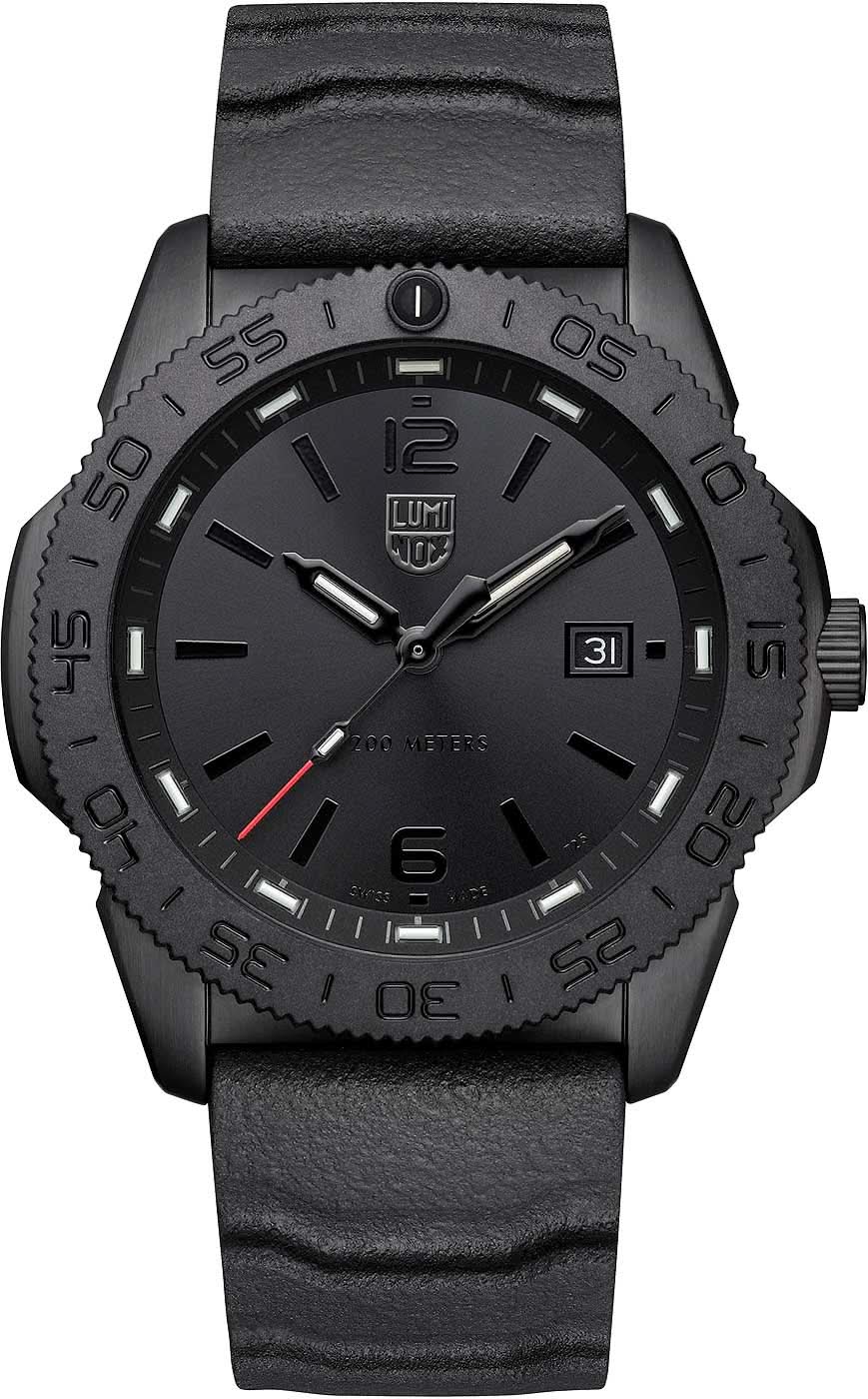 Orologio Luminox da uomo: quadrante nero con datario (3) e cinturino in silicone nero.