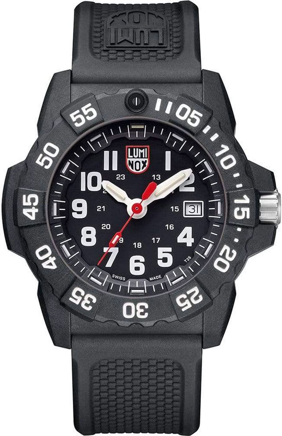 Orologio da uomo con cassa nera, quadrante nero e cinturino nero.
