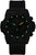 Herrenchronograph mit leuchtenden grünen Indizes und orangefarbenem Zeiger auf schwarzem Zifferblatt