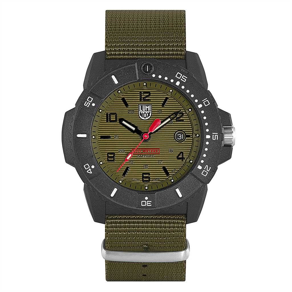 Orologio Luminox da uomo: cassa nera, quadrante verde oliva, cinturino in tessuto