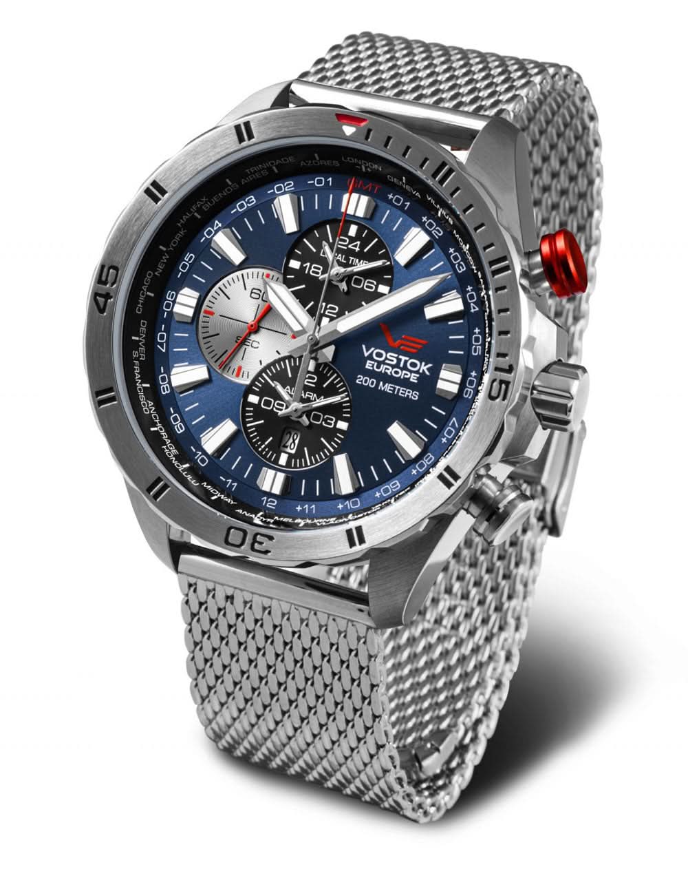 Orologio da uomo Vostok Europe con quadrante blu, cinturino in maglia argentata e look cronografo