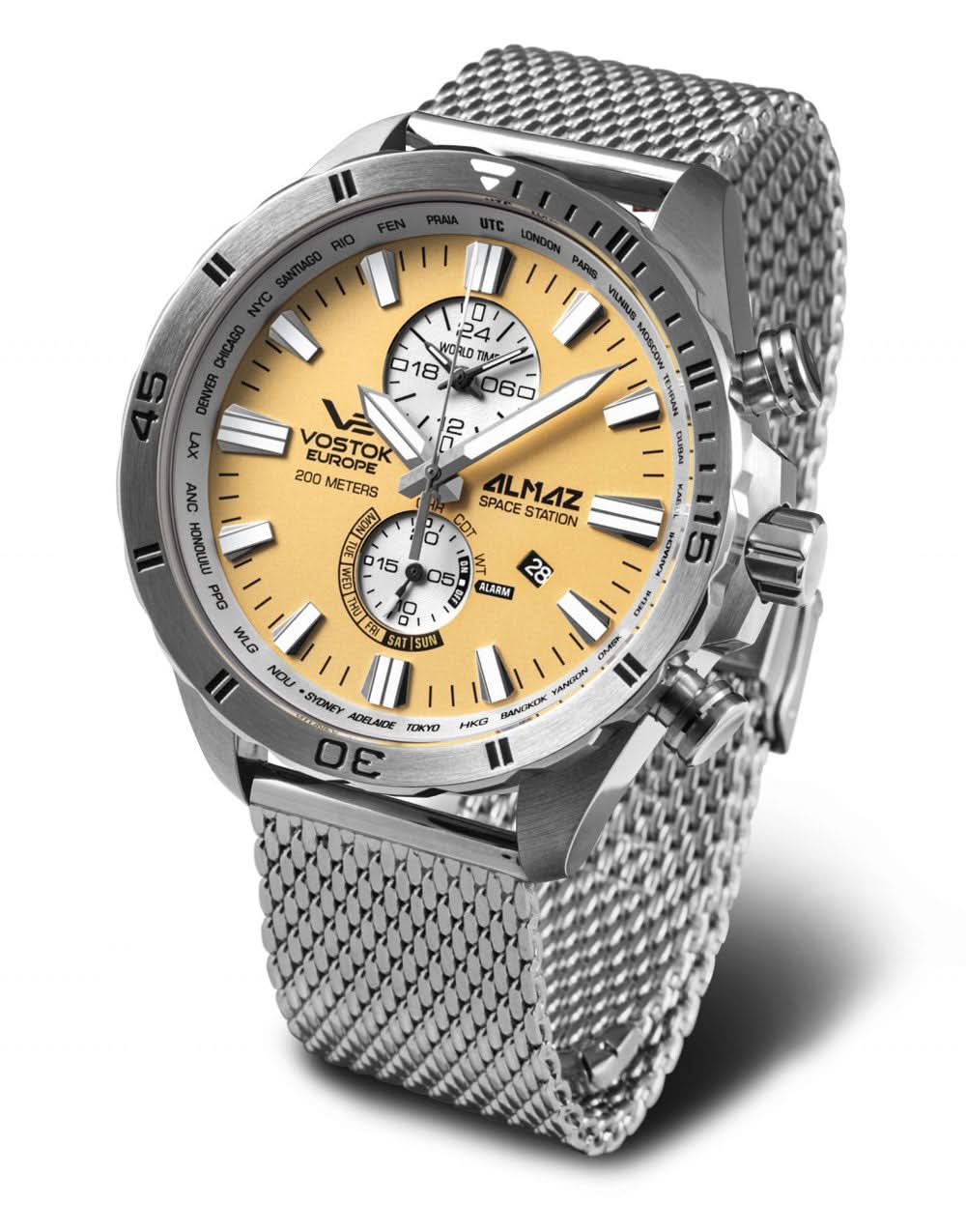 Orologio da uomo con bracciale in metallo argentato e quadrante beige, display analogico