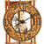 Wanduhr-Detail: rundes Messingzifferblatt mit römischen Zahlen und Uhrwerk
