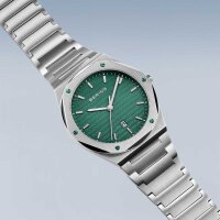 Orologio da uomo blu, quadrante rigato con lancette e indici luminosi e datario, protetto da vetro zaffiro - Bering Modello: 19742-708