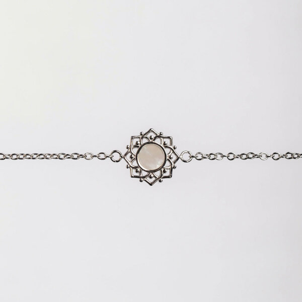 Composition Armband mit weißem Perlmutt Anhänger - Holzkern Modell: Jewelry