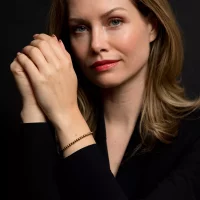 Bracciale placcato in oro con perle in acciaio...